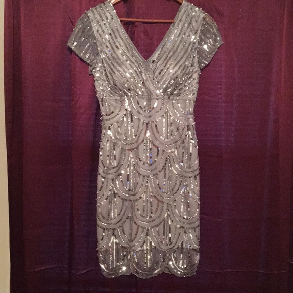 gatsby style dress with sleeves